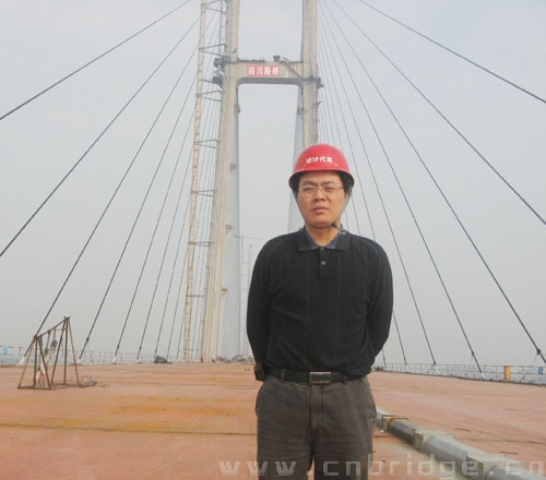 荊岳長(zhǎng)江大橋設(shè)計(jì)代表、湖北省院高工丁望興