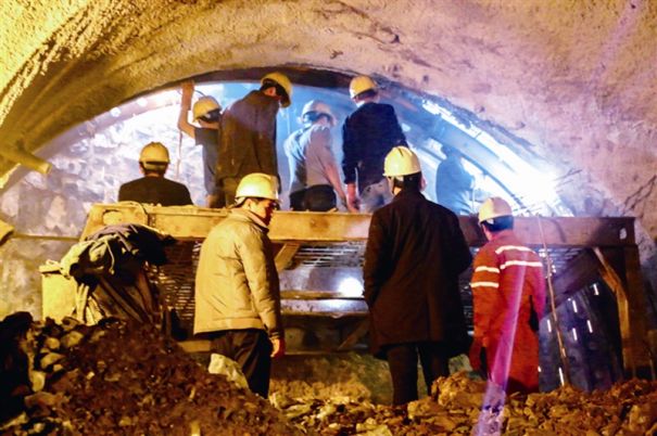成貴高鐵大方車站特大橋建設(shè)取得重大進展