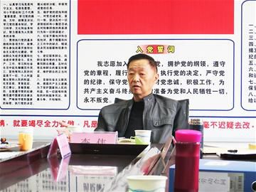 位于西昌市內(nèi)的四川省交通運(yùn)輸廳高速公路交通執(zhí)法第六支隊(duì)支隊(duì)長(zhǎng)李偉長(zhǎng)期扎根在攀西邊遠(yuǎn)民族地區(qū)交通運(yùn)輸一線，他帶病堅(jiān)守崗位、堅(jiān)持平凡的工作，卻終因積勞成疾使病情惡化，于2014年7月30日不幸逝世，年僅56歲。