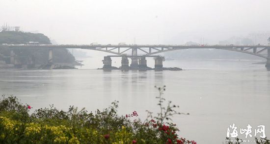 古橋無(wú)言靜觀歷史滄桑
