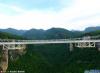 張家界玻璃橋“安檢”：小車(chē)碾壓30人鐵錘猛砸