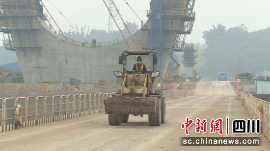 施工現(xiàn)場(chǎng)。朱安康攝